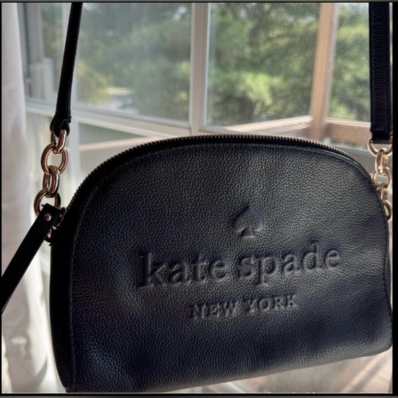 kate spade Handbags - Kate Spade Larchmount Ave Tori Logo Crossbody. LIKE NEW!!